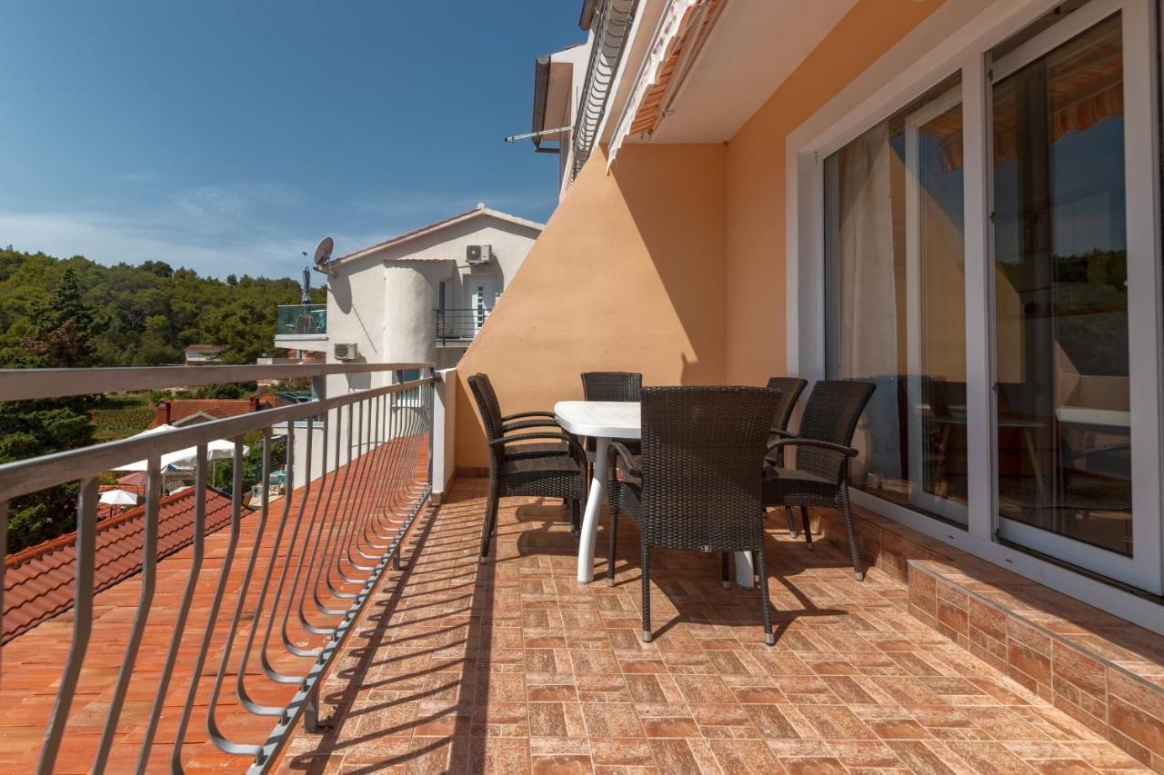 Apartment By The Sea Basina, Hvar - 11923 *